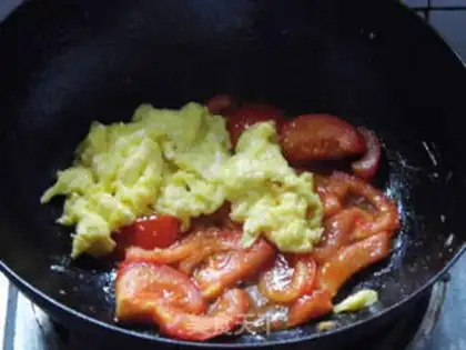 Make Tomato eggnog noodles step 5