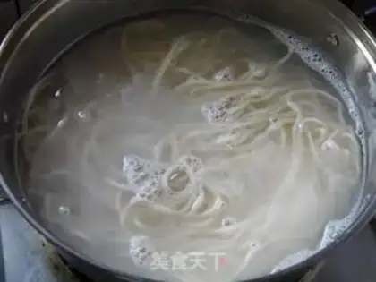 Make Tomato eggnog noodles step 8