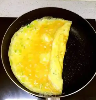 Make Onions and eggs step 5