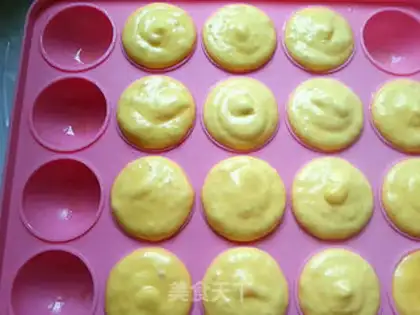 Make Sphere lollipop cake step 17