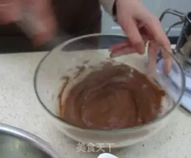 Make Chocolate cream cake step 2