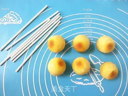 Make Sphere lollipop cake step 23