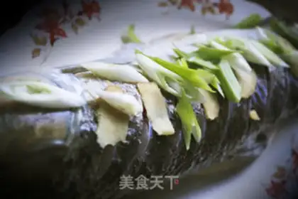 Make Fresh fish with onions step 4