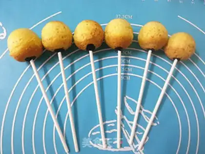 Make Sphere lollipop cake step 26