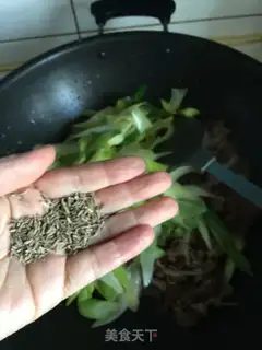 Make The lamb roll step 6