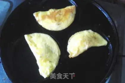 Make Delicious egg dumplings step 5