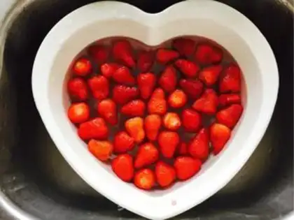 Make Strawberry sauce step 1
