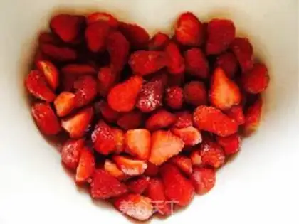 Make Strawberry sauce step 2