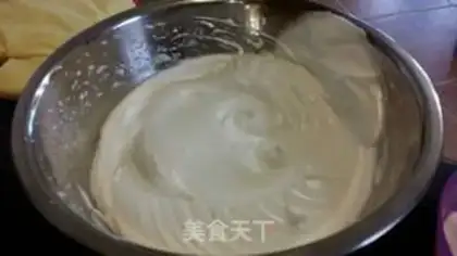 Make Strawberry blueberry naked cake step 1
