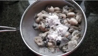 Make Oyster fried eggs step 1