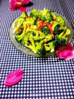 Make Garlic broccoli step 5