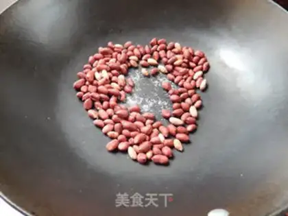 Make Cinnamon sesame soup step 1