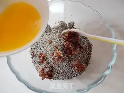 Make Cinnamon sesame soup step 4