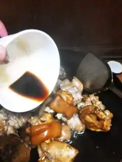 Make Red burning pig hoof step 5