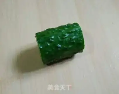 Make Sculpture of cucumber step 0