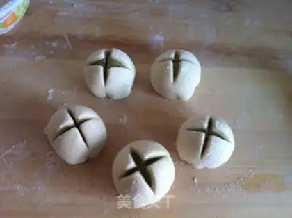 Make Tea cross buns step 6