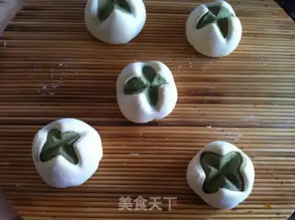 Make Tea cross buns step 7