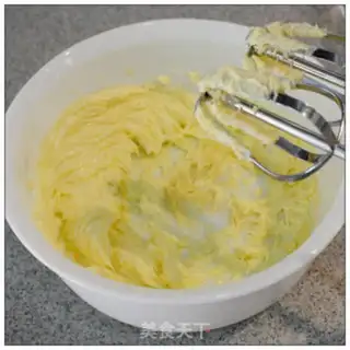 Make Like flowers with rose cakes step 12