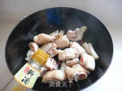 Make Roasted pig hoof and peanut stew step 6