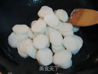 Make Cinnamon flower cake step 2