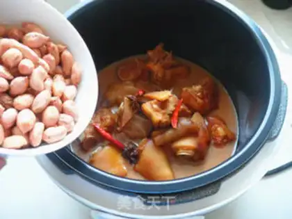 Make Roasted pig hoof and peanut stew step 10