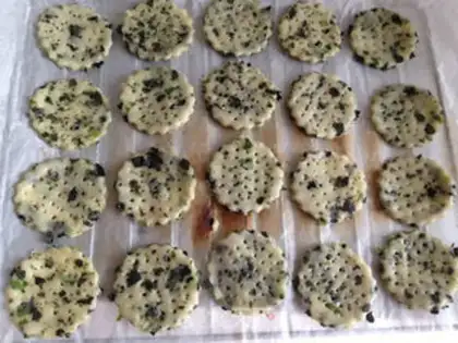 Make Onion seaweed crackers step 13