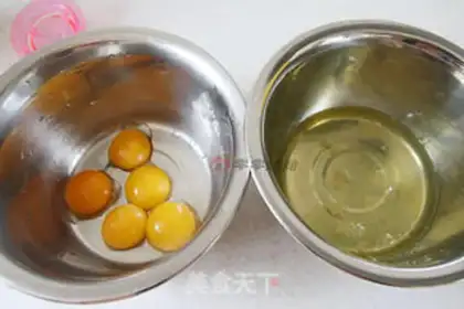 Make Peach strawberry naked cake step 1