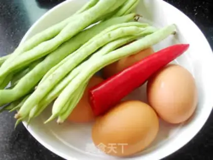 Make Four seasoned bean fried eggs step 0