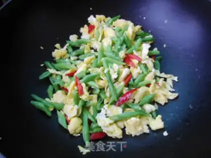 Make Four seasoned bean fried eggs step 5