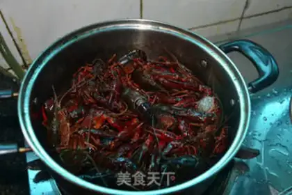 Make Spicy lobster step 0