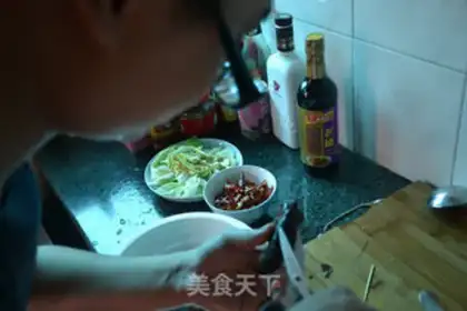 Make Spicy lobster step 1