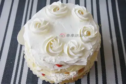 Make Peach strawberry naked cake step 19