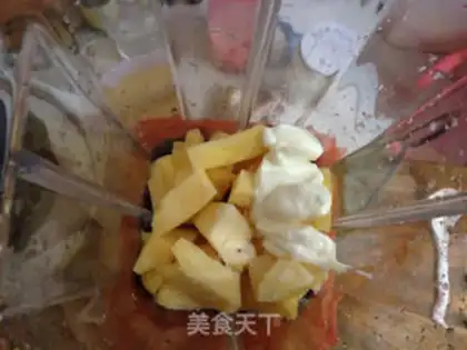 Make Pineapple omegranate strawberry step 3