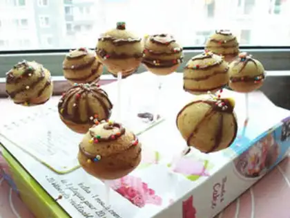 Make Lollipop cake step 12