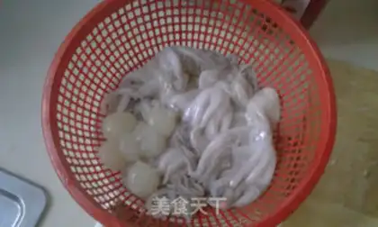 Make Hot cabbage and octopus step 1