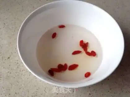 Make White Jade Blackfish soup step 1