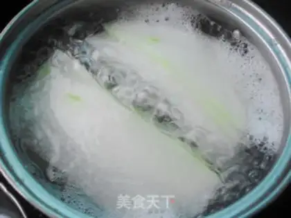 Make Crystal melon rolls step 2