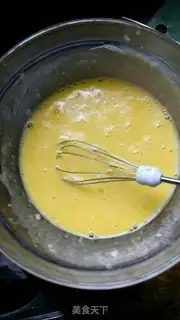 Make Tomatoes with egg skin roses step 3