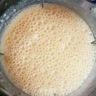 Make Banana strawberry milkshake step 2