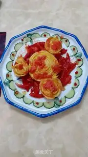 Make Tomatoes with egg skin roses step 12
