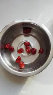 Make Red bean oatmeal step 1