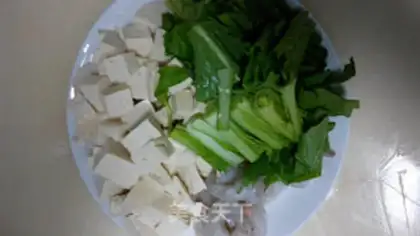 Make Shrimp tofu soup step 1