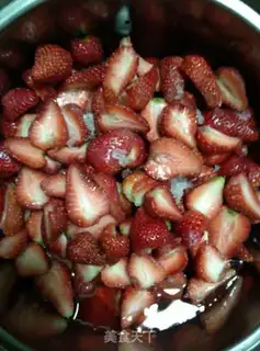Make Homemade strawberry sauce step 2