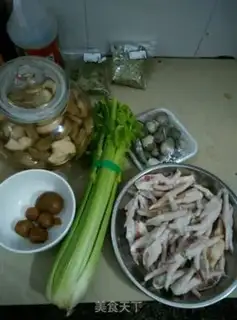 Make Frozen chicken claws step 0