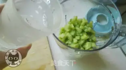Make Fresh cucumber juice step 1