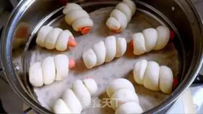 Make Ham sausage rolls step 3
