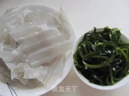 Make Ribbon seaweed soup step 1