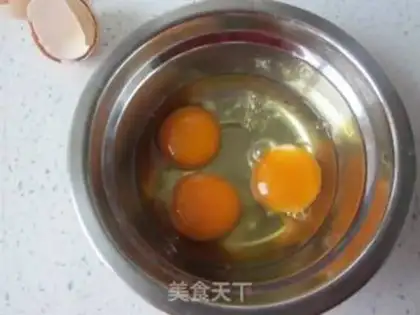 Make Cream fried eggs step 1