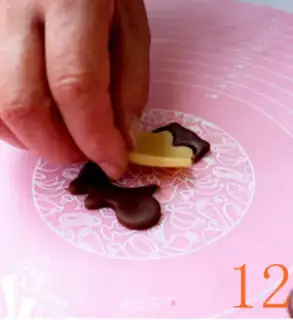 Make Happy squirrel cookies step 11