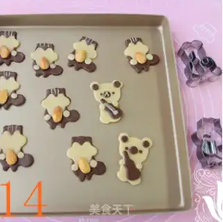 Make Happy squirrel cookies step 13